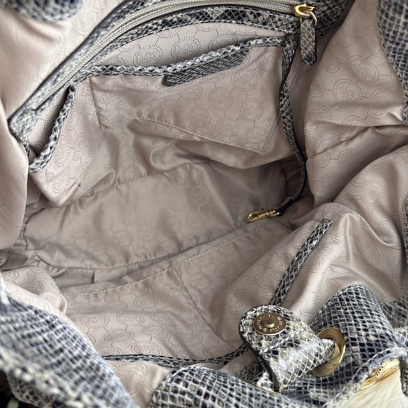 MICHAEL KORS Snake Print Shoulder Bag with Tassel Charm - Picture 9 of 12